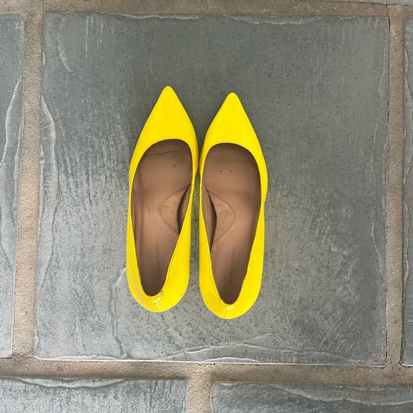 *SOLD* Neon yellow Pumps Heels Banana Republic Sz 8.5 - Picture 6 of 8